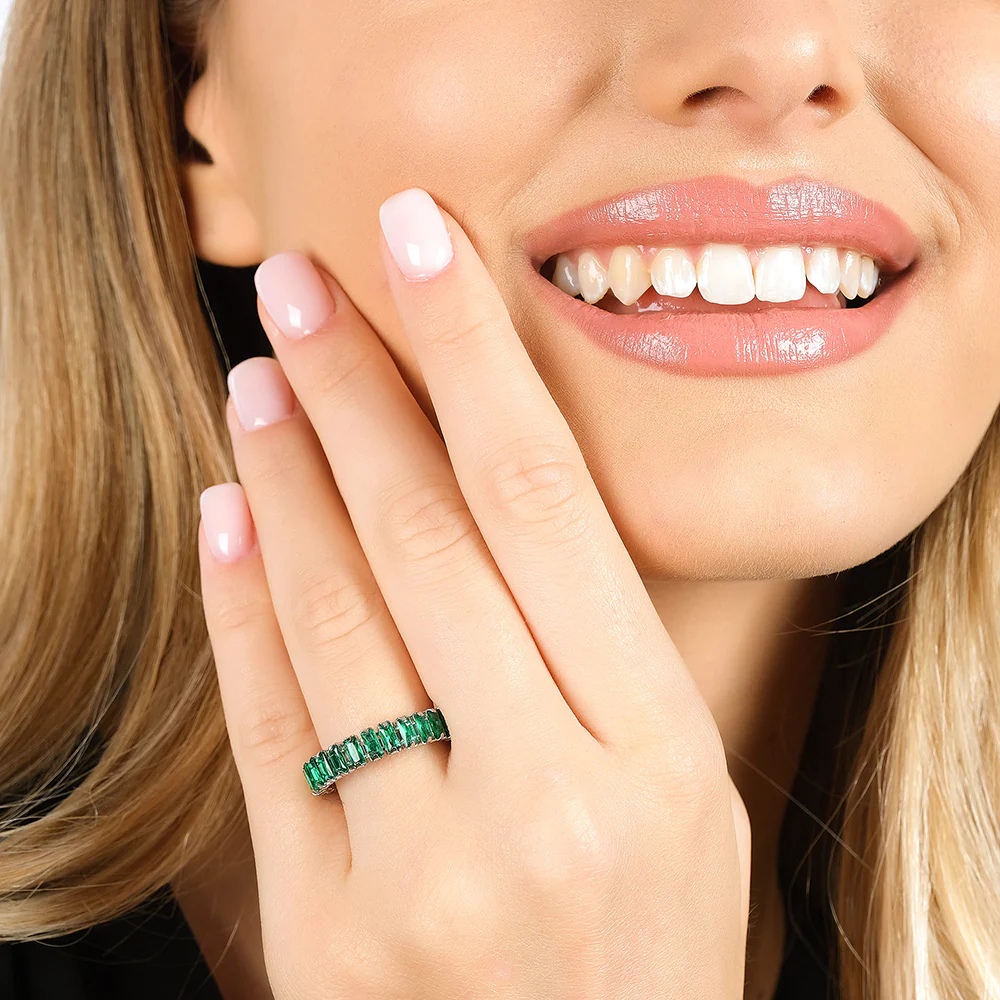 ANELLO DONNA IN ACCIAIO APERTO CON CRISTALLI VERDI - Image 2