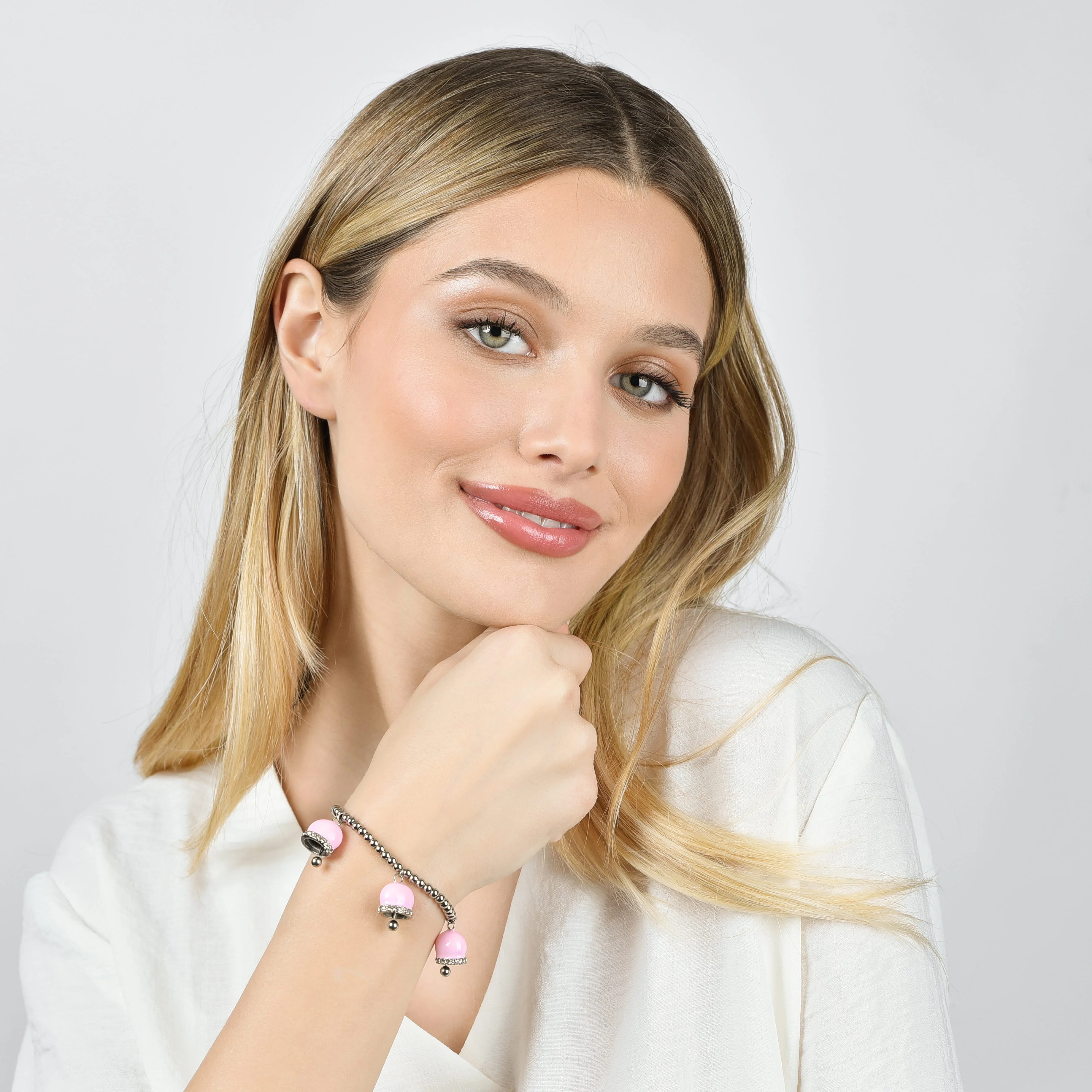 BRACCIALE DONNA IN ACCIAIO CON CAMPANELLE CON SMALTO ROSA E CRISTALLI BIANCHI - Image 3