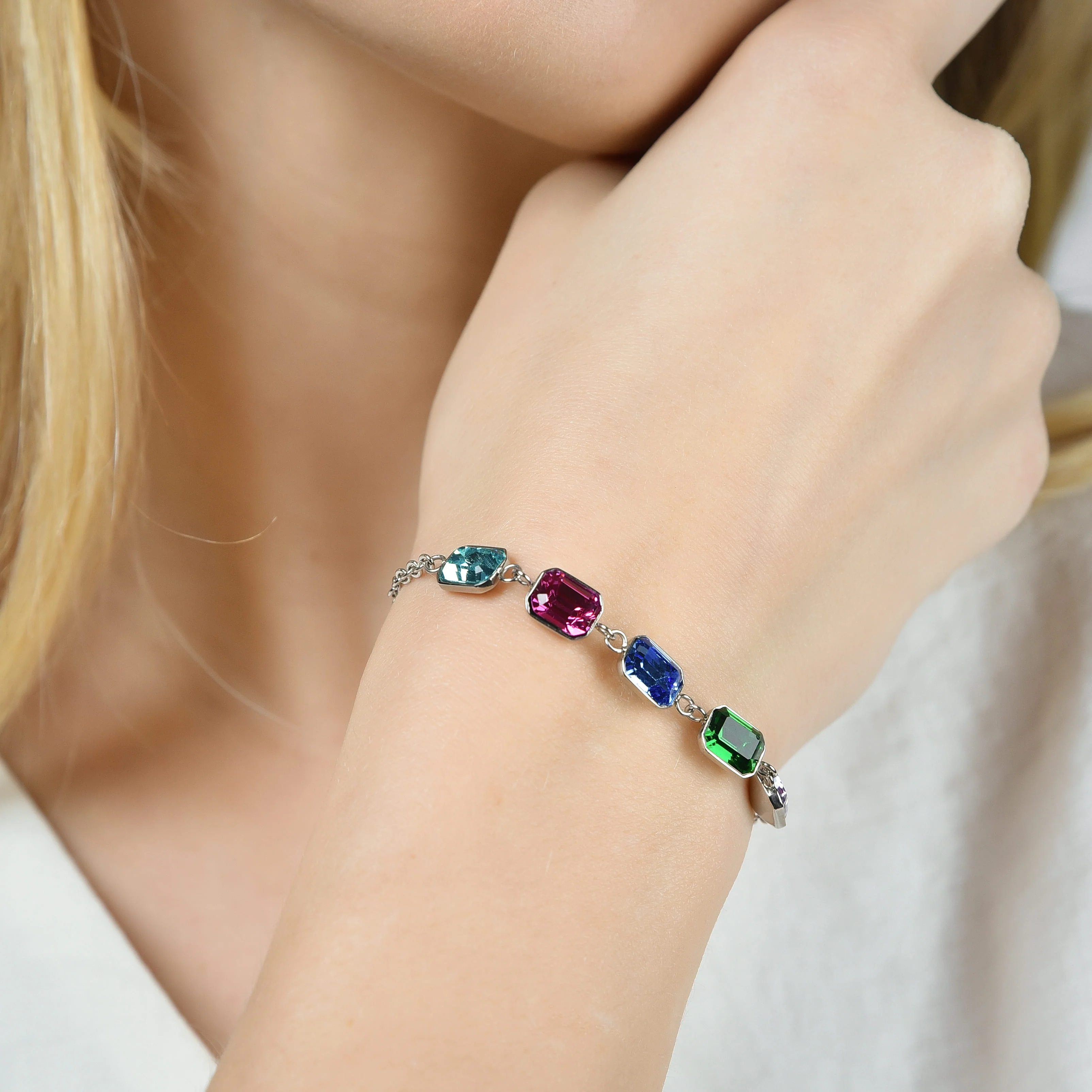BRACCIALE DONNA IN ACCIAIO CON CRISTALLI MULTICOLOR - Image 3