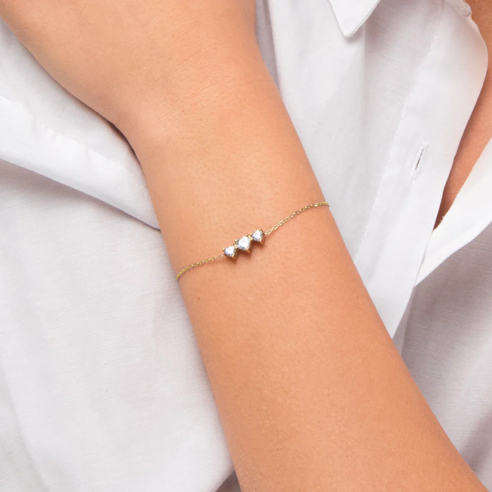 BRACCIALE DONNA IN ACCIAIO IP GOLD CON CUORI CON ZIRCONI BIANCHI - Image 2