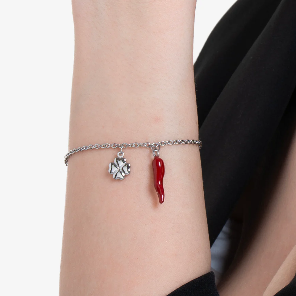 BRACCIALE IN ACCIAIO CON CORNO ROSSO E QUADRIFOGLIO - Image 2