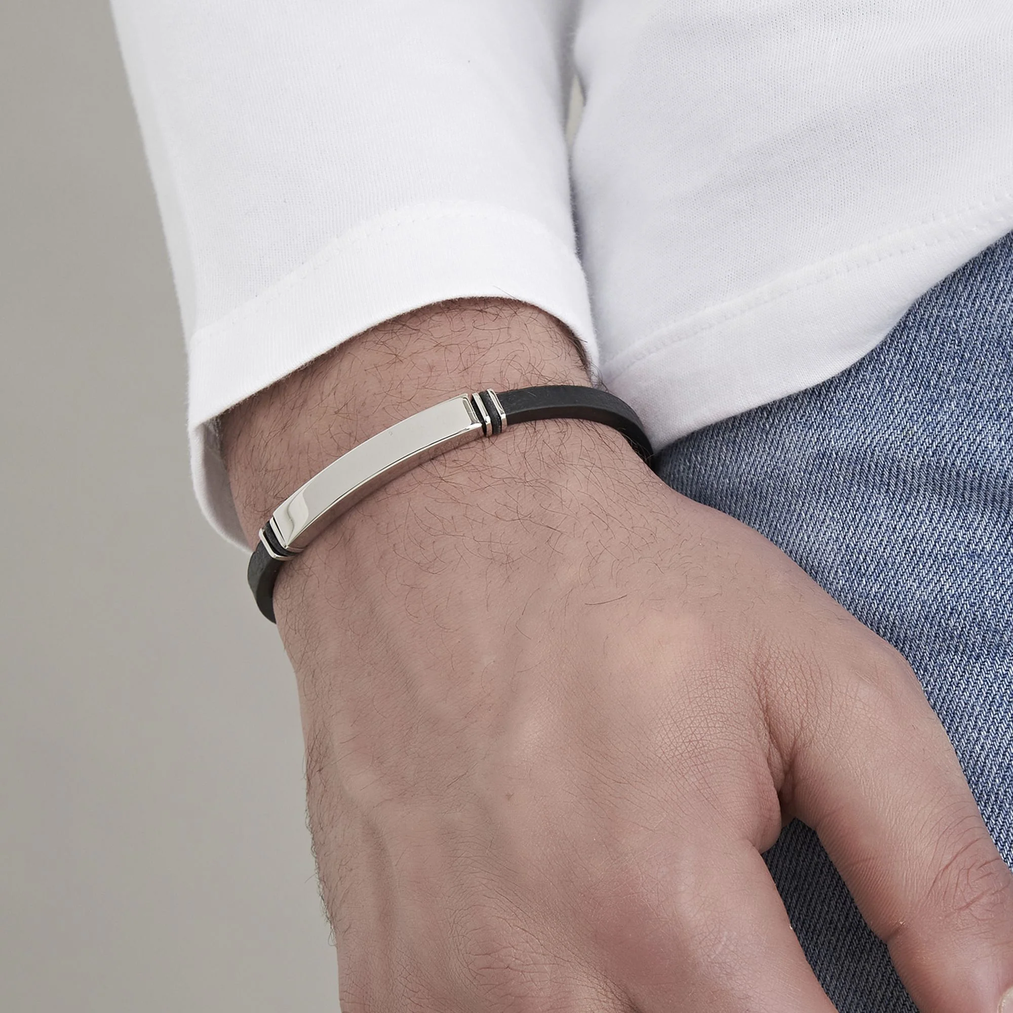 BRACCIALE UOMO IN CUOIO NERO CON PIASTRA IN ACCIAIO - Image 2