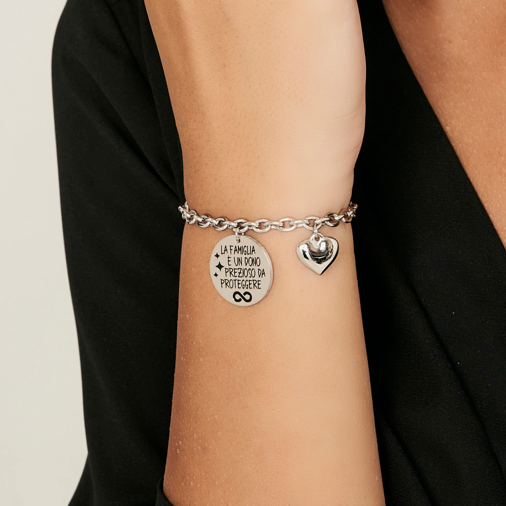 BRACCIALE DONNA IN ACCIAIO LA FAMIGLIA E' UN DONO PREZIOSO DA PROTEGGERE - Image 2