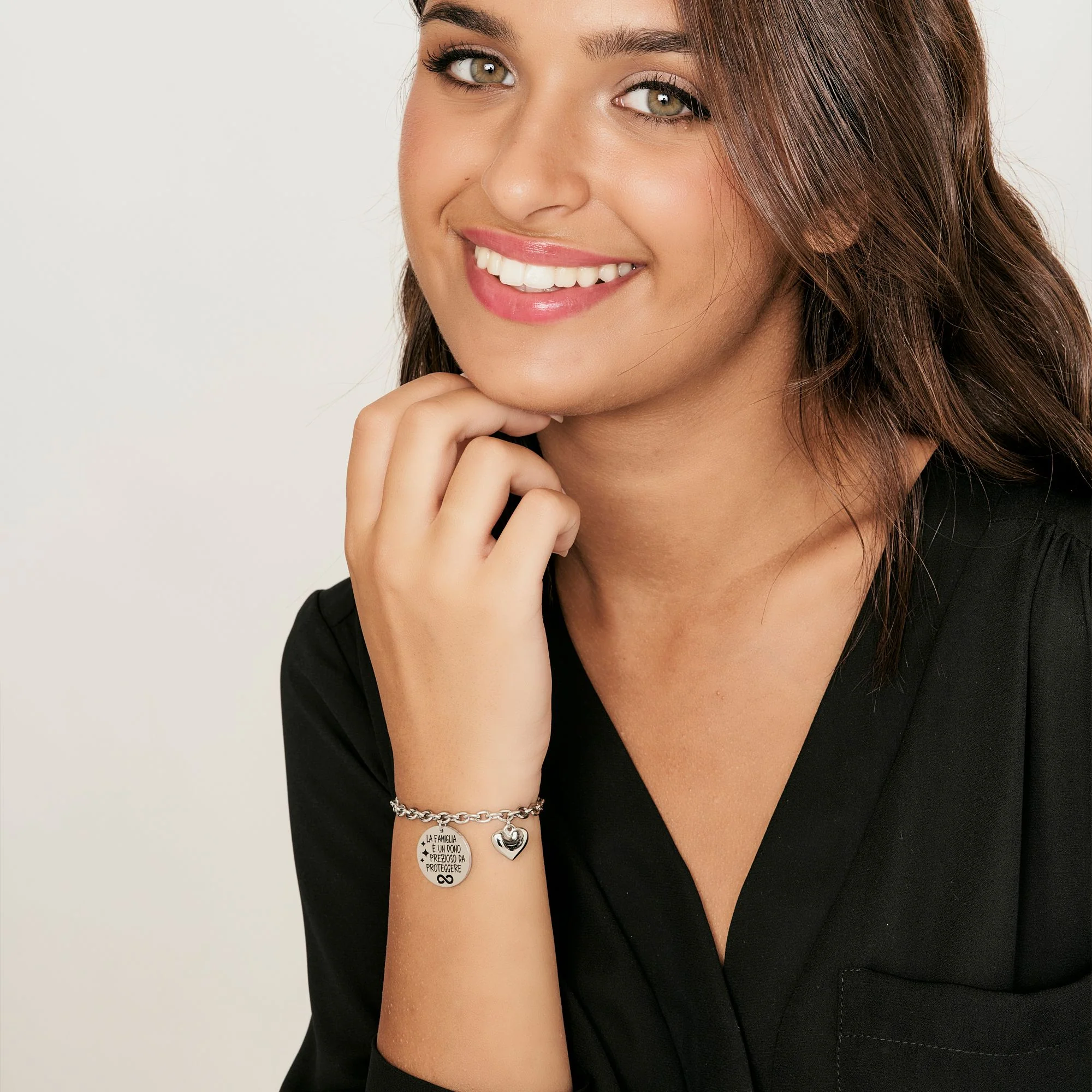 BRACCIALE DONNA IN ACCIAIO LA FAMIGLIA E' UN DONO PREZIOSO DA PROTEGGERE - Image 3