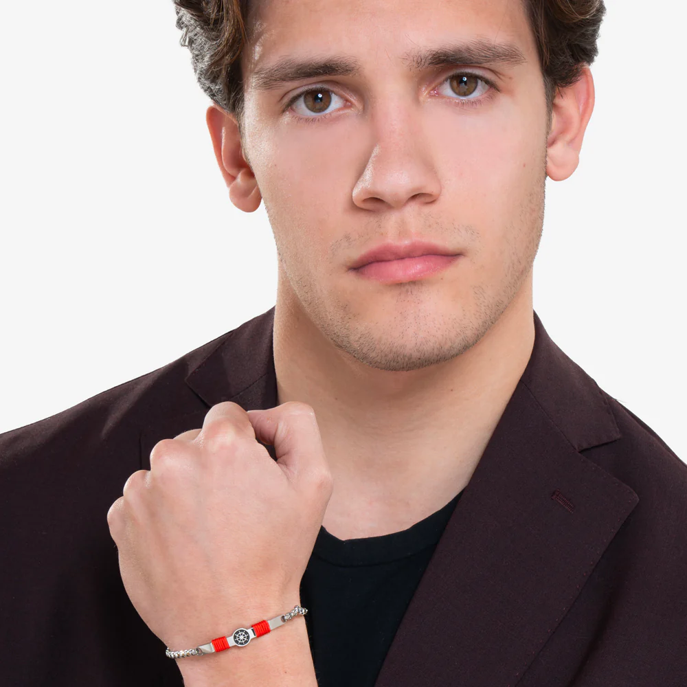 BRACCIALE IN ACCIAIO, PIASTRA CON SMALTO NERO E TIMONE E CORDA ROSSA - Image 3