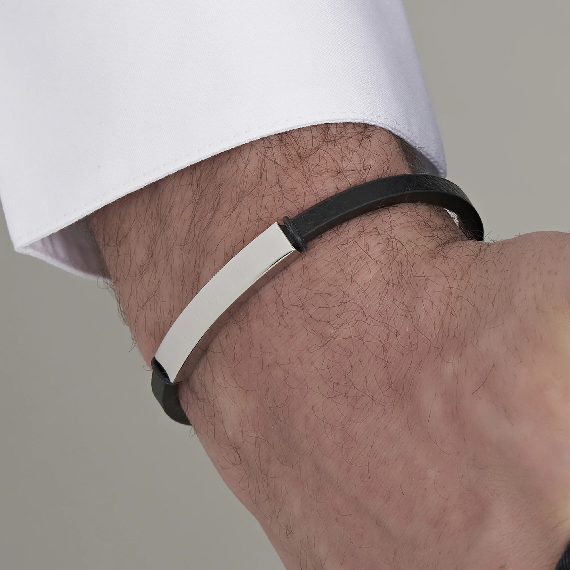 BRACCIALE UOMO IN CUOIO NERO CON PIASTRA IN ACCIAIO - Image 2