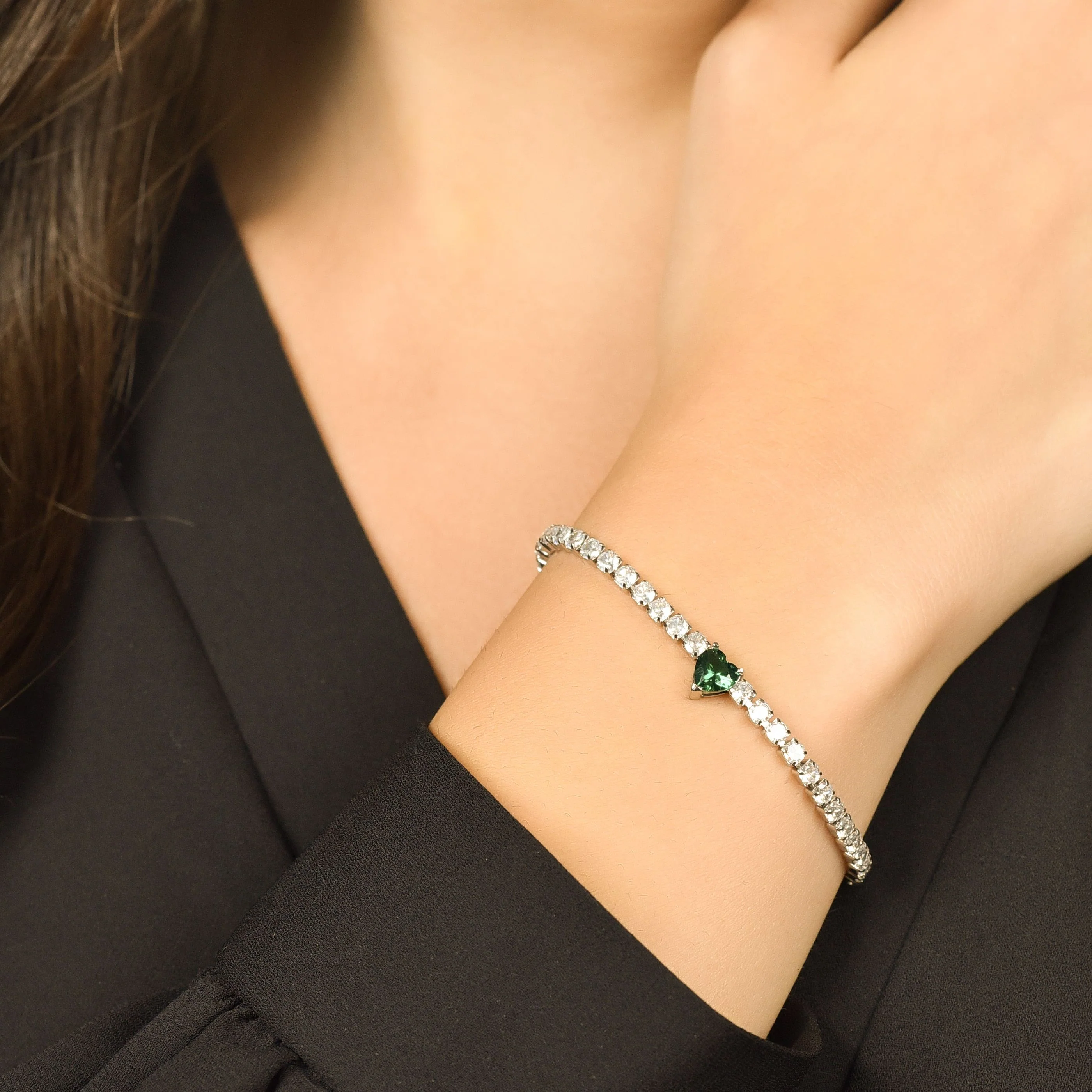 BRACCIALE TENNIS DONNA IN ACCIAIO CON CRISTALLI BIANCHI E CUORE CRISTALLO VERDE - Image 2