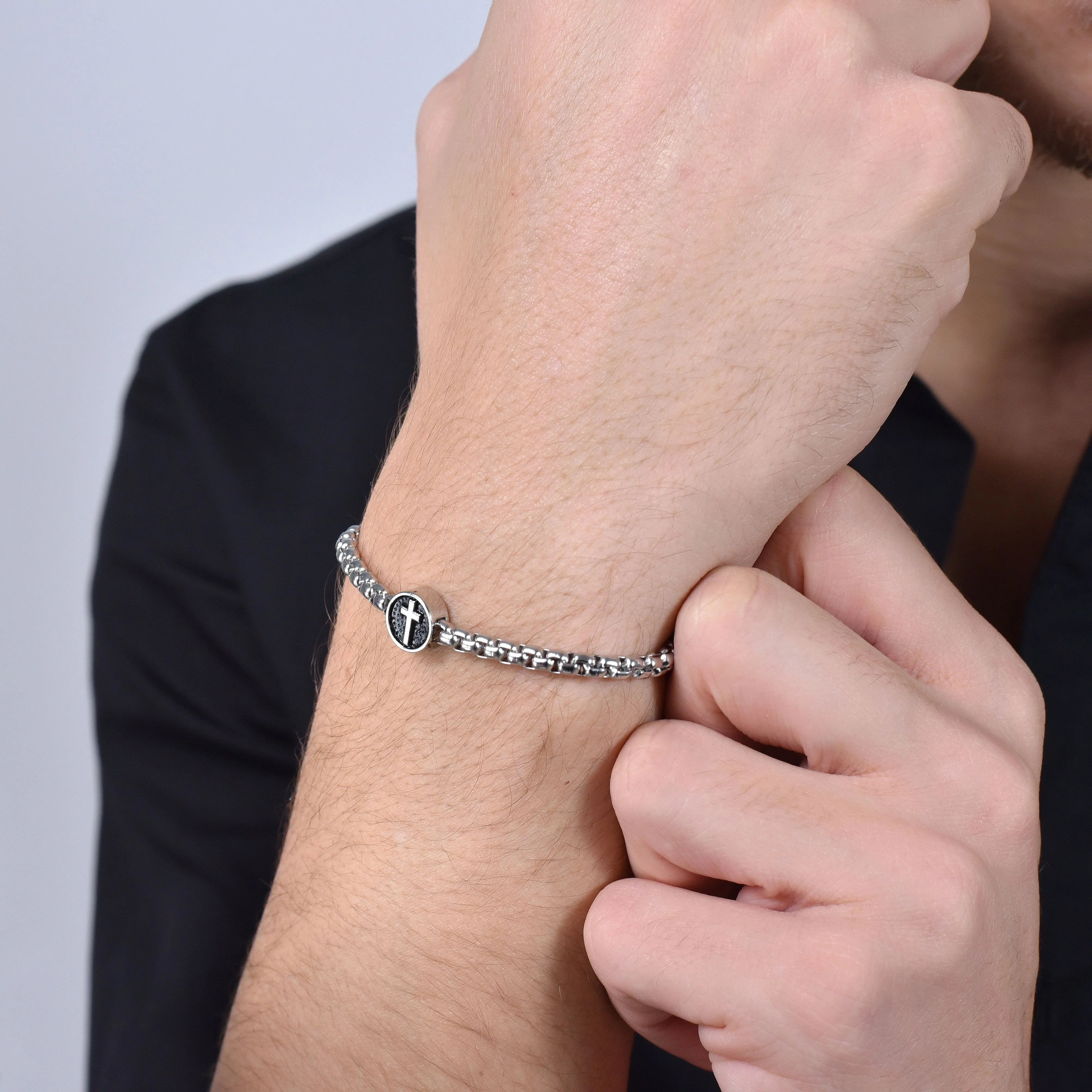 BRACCIALE UOMO IN ACCIAIO CON CROCE - Image 2