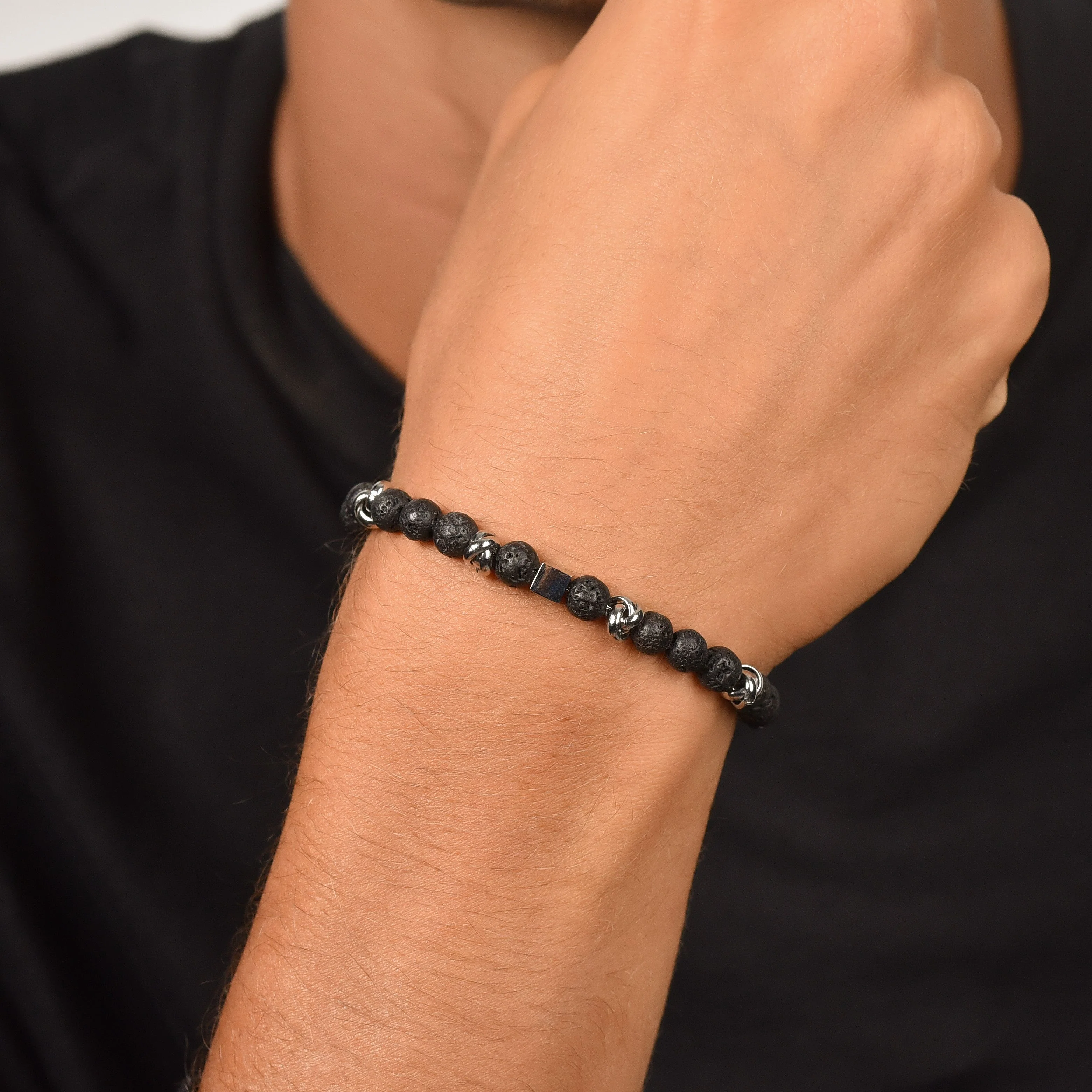 BRACCIALE UOMO IN ACCIAIO CON PIETRE NERE ED ELEMENTI IN ACCIAIO - Image 2