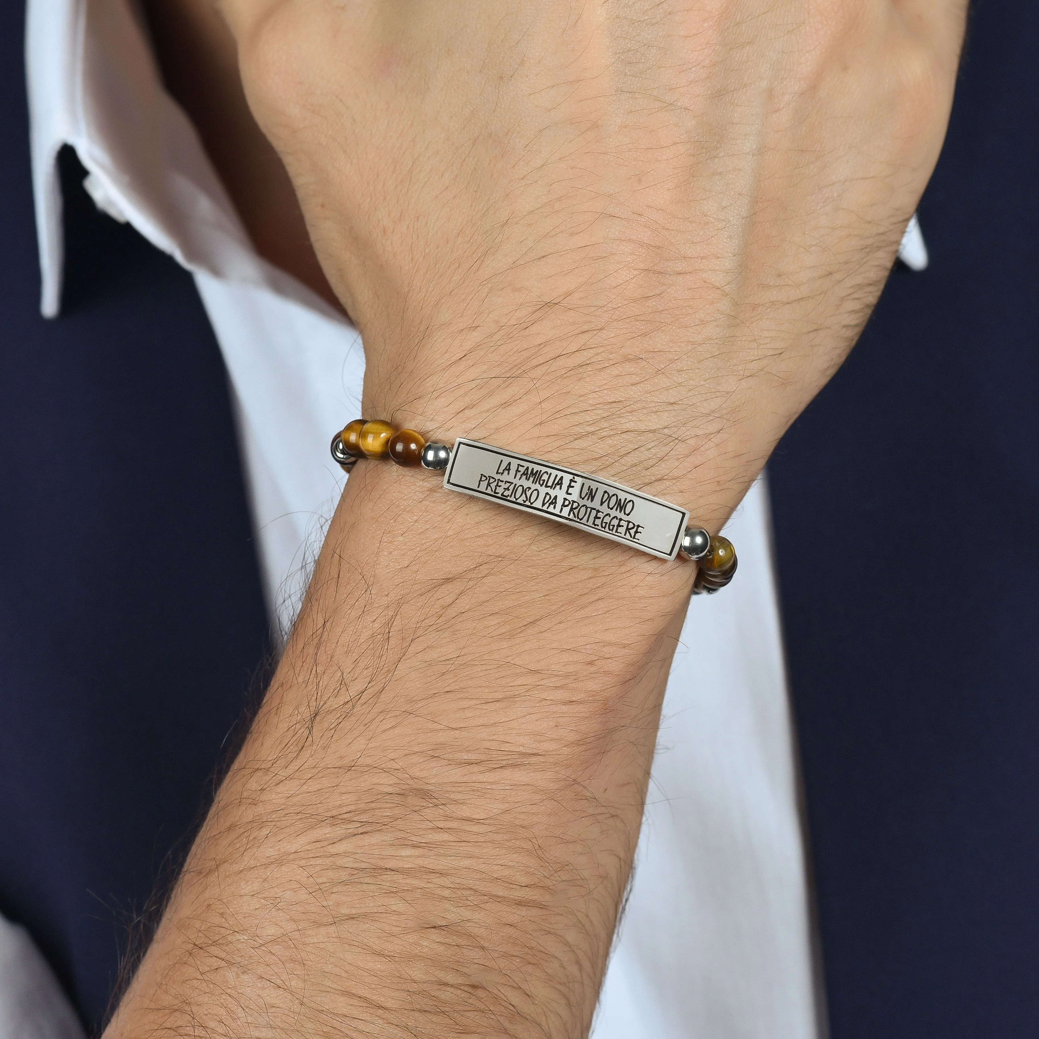 BRACCIALE UOMO IN ACCIAIO LA FAMIGLIA È UN DONO PREZIOSO DA PROTEGGERE - Image 2