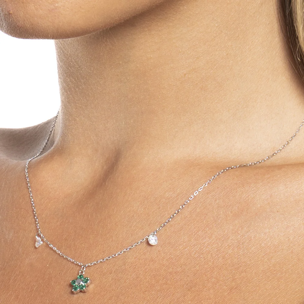 COLLANA DONNA IN ACCIAIO CON PENDENTE FIORE CON E PETALI ZIRCONE VERDE - Image 2