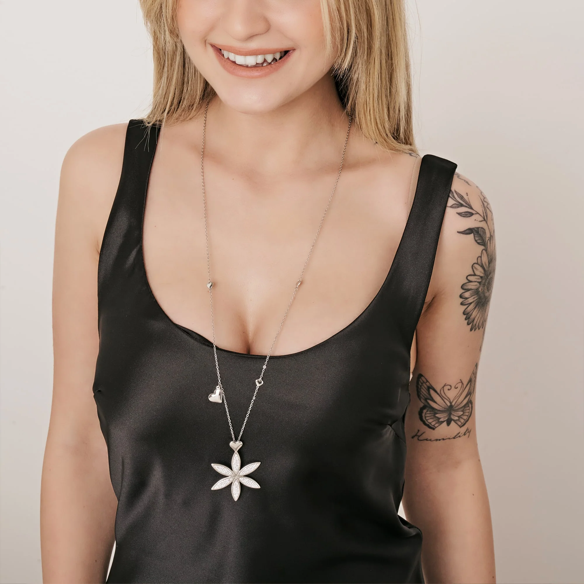 COLLANA DONNA LUNGA IN ACCIAIO CON FIORE DELLA VITA E CUORE - Image 3