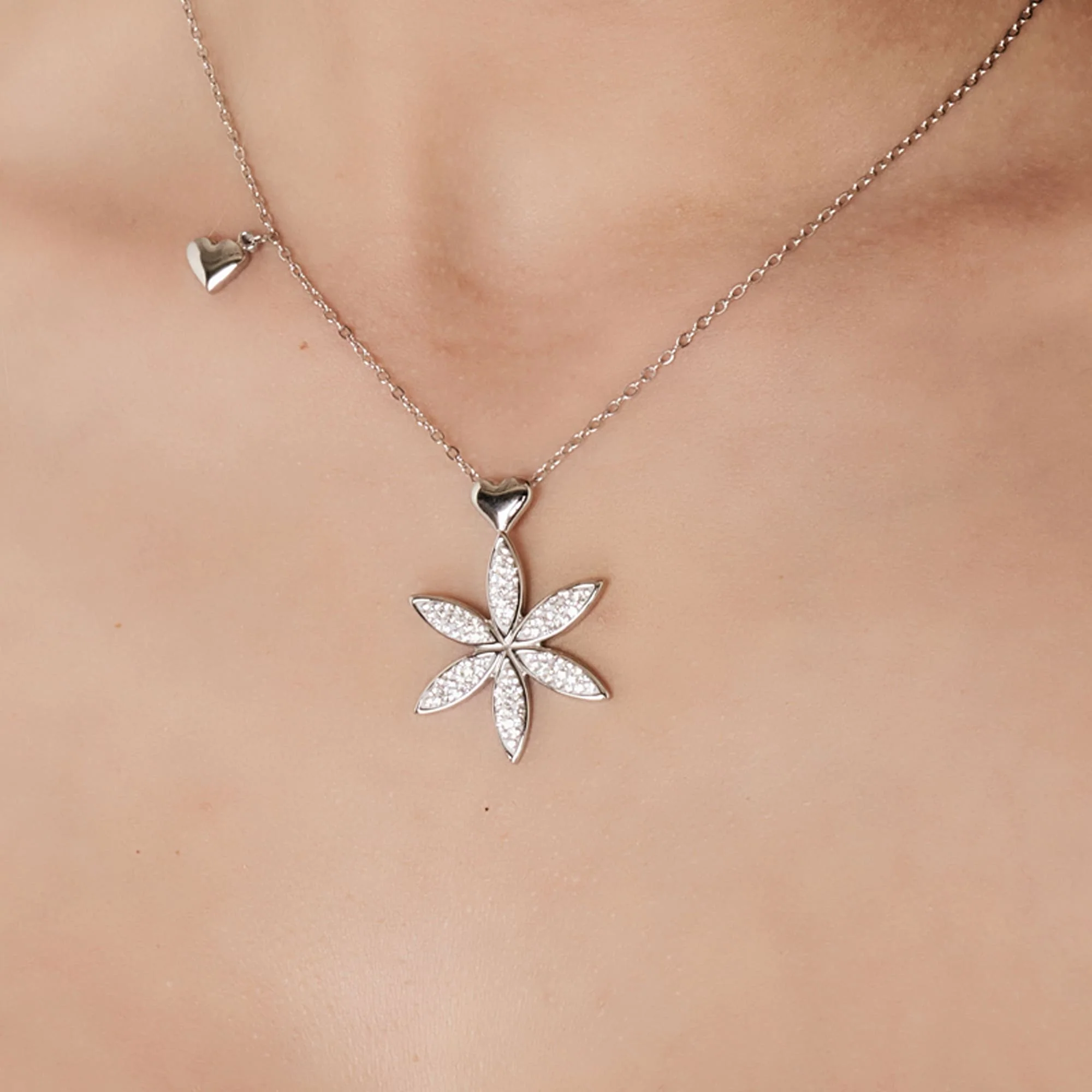 COLLANA DONNA IN ACCIAIO CON FIORE DELLA VITA E CUORE - Image 2