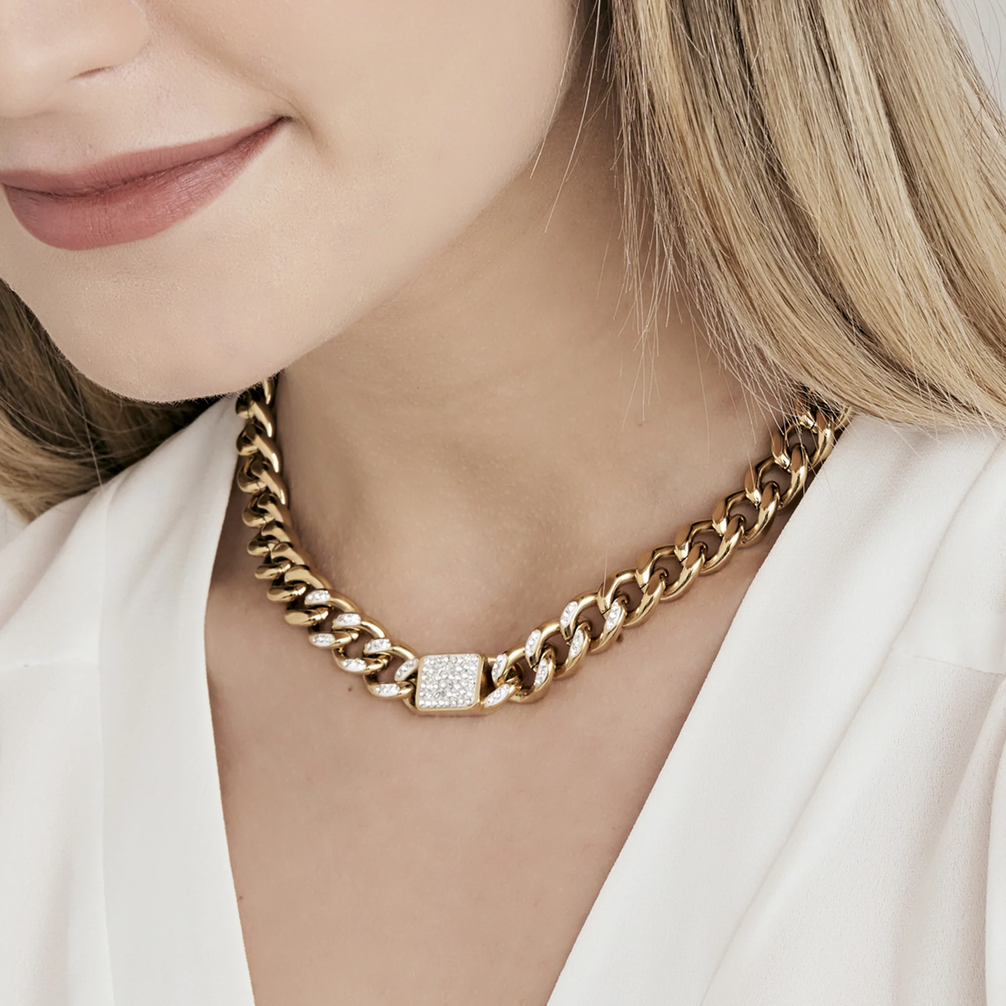 COLLANA DONNA IN ACCIAIO IP GOLD CON CRISTALLI BIANCHI PENDENTI E MAGLIA CATENA - Image 2