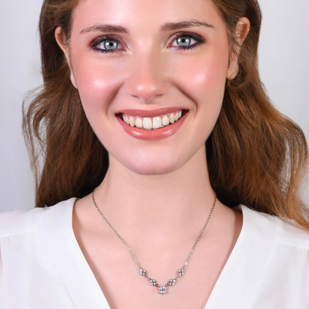 COLLANA IN ACCIAO CON QUADRIFOGLI E ZIRCONI BIANCHI - Image 3