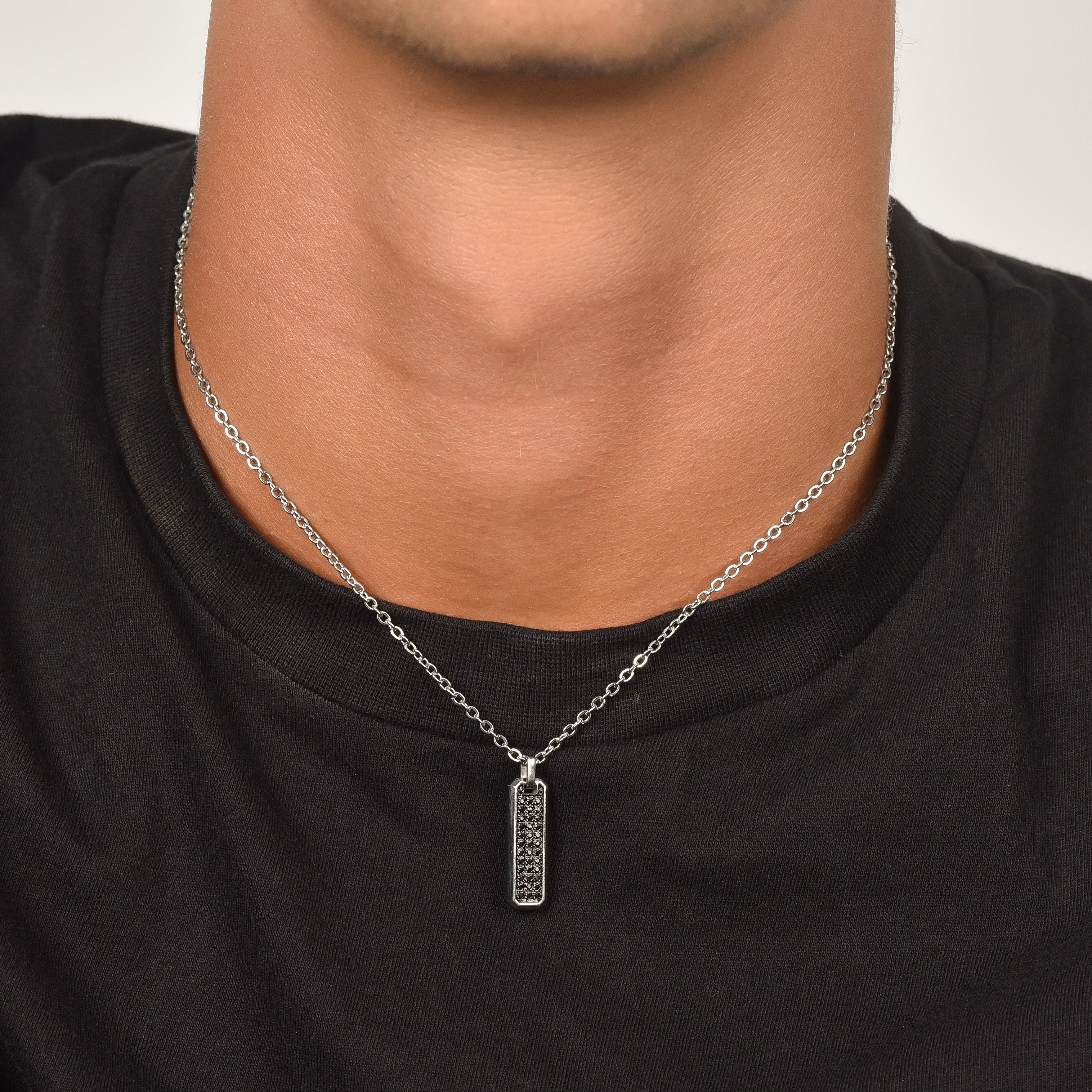 COLLANA UOMO IN ACCIAIO CON ELEMENTO CON CRISTALLI NERI - Image 2
