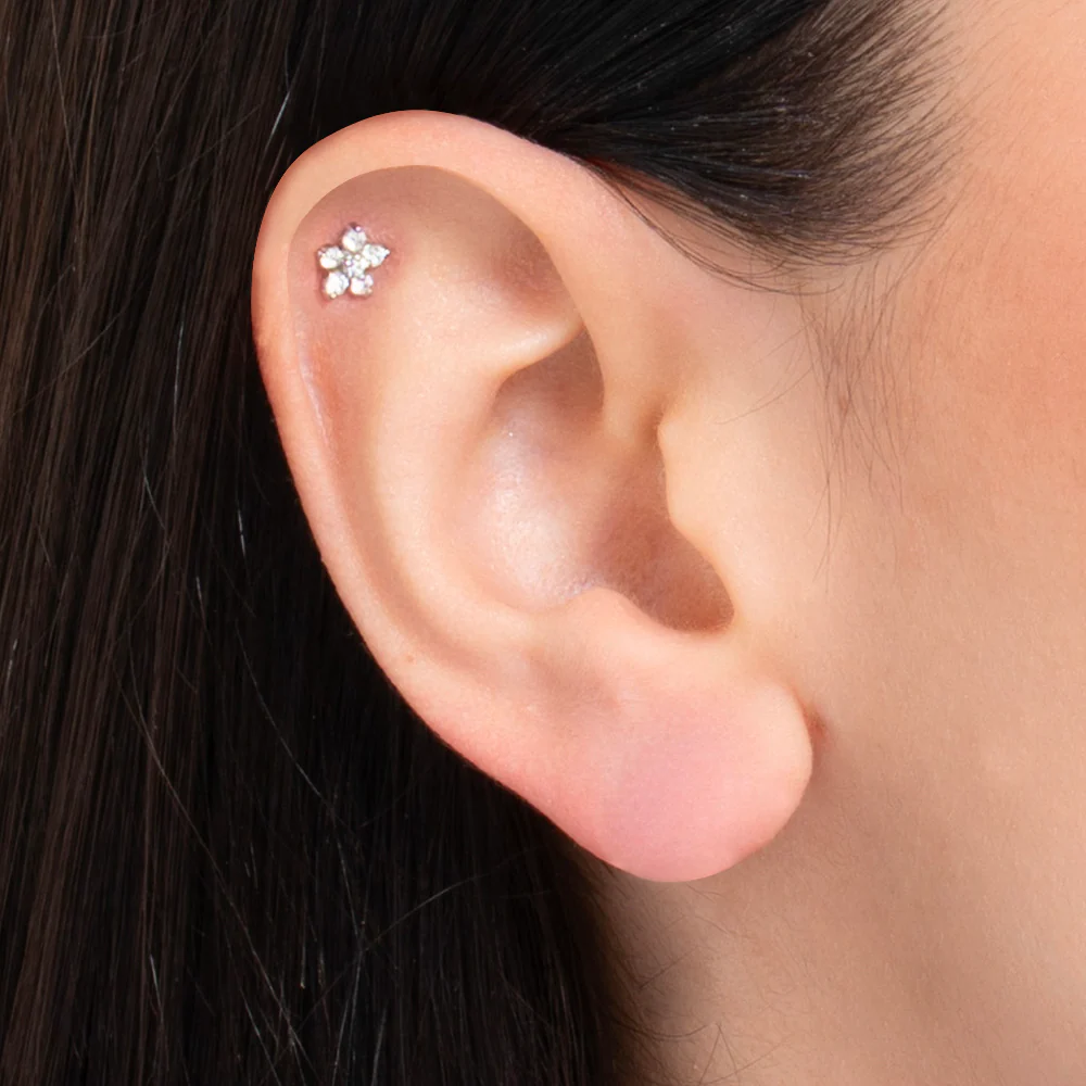 PIERCING ORECCHIO DONNA IN ACCIAIO FORMA FIORE PETALI ZIRCONI BIANCHI - Image 2